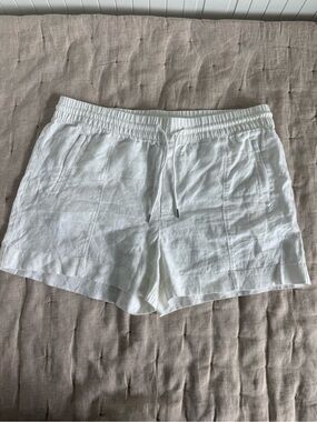 Athleta Retreat Linen Shorts in White Size 16
